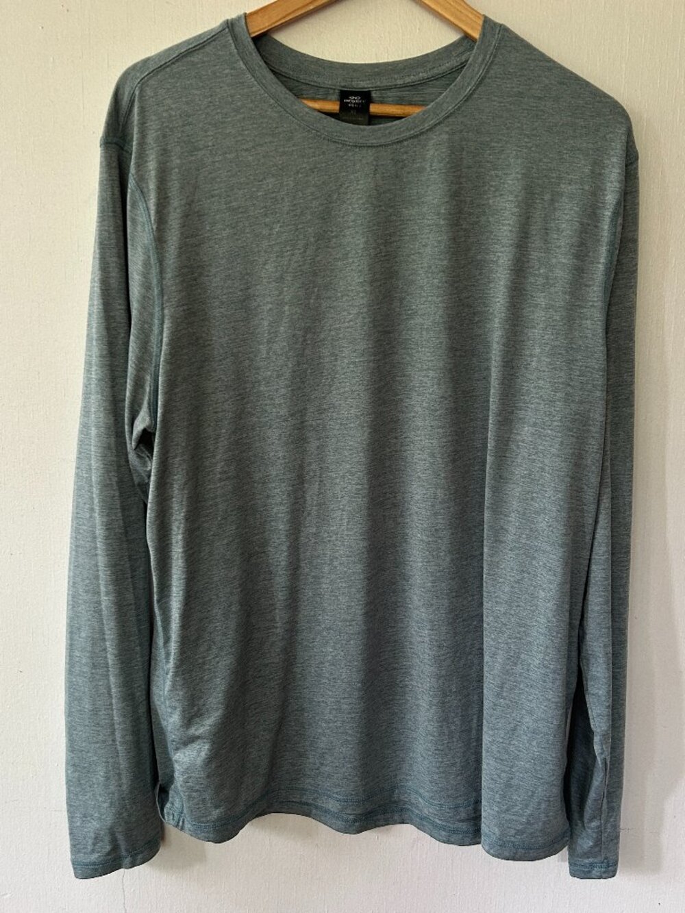 90 Degrees Long Sleeve Activewear T-shirt Mens XL Blue Wicking Athletic Top